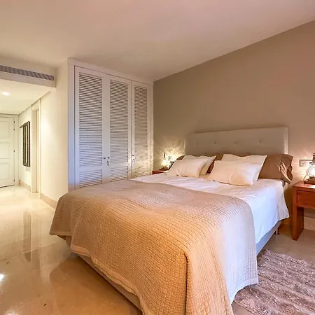 Apartmán Golf Gardens Elegant 2 Bedroom With Tropical Garden Views Walk To